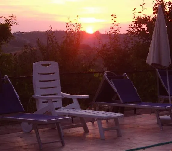 Agriturismo Ca' Isotta * Castello di Serravalle