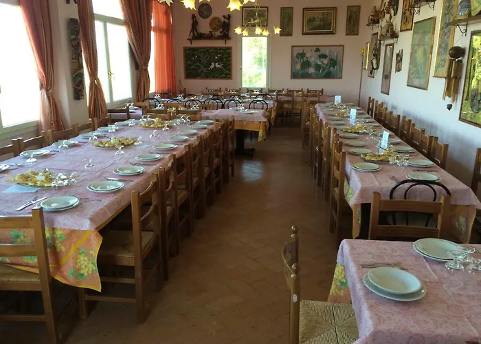 Agriturismo Ca' Isotta * Castello di Serravalle