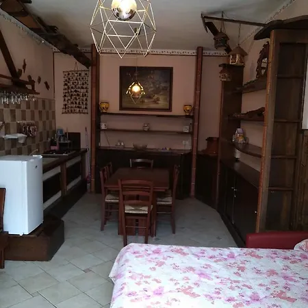 卡伊索塔农庄酒店 * Castello di Serravalle