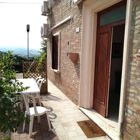 Ca' Isotta Çiftlik konaklama Castello di Serravalle