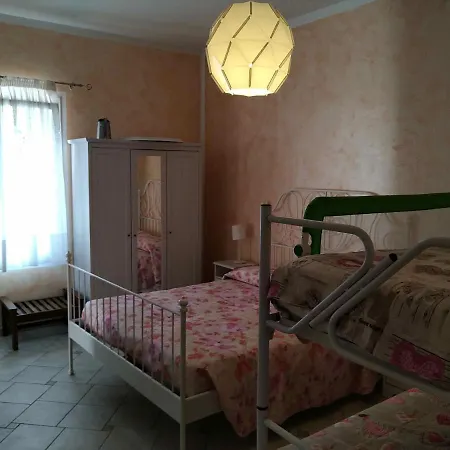 卡伊索塔农庄酒店 * Castello di Serravalle