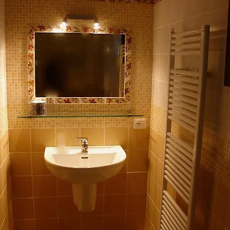 ファームステイ Ca' Isotta Castello di Serravalle