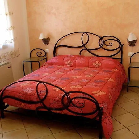 Ca' Isotta Alloggio per agriturismo Castello di Serravalle