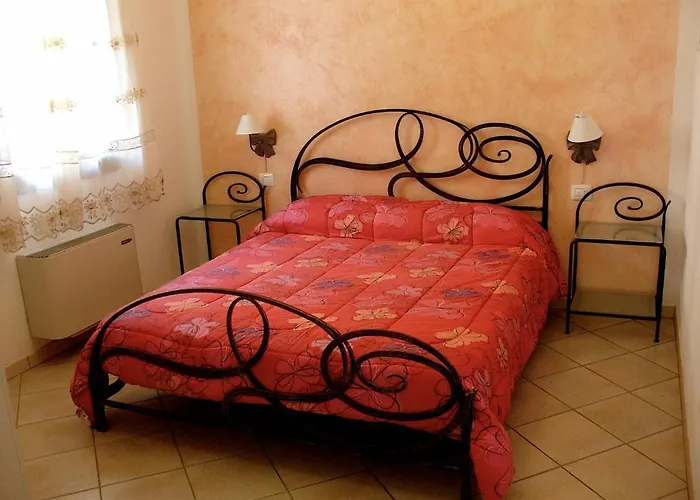 Ca' Isotta Alloggio per agriturismo Castello di Serravalle