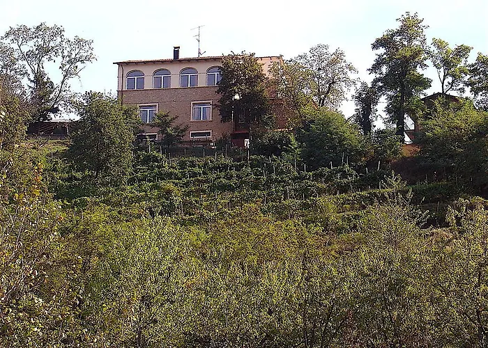 Ca' Isotta Çiftlik konaklama Castello di Serravalle